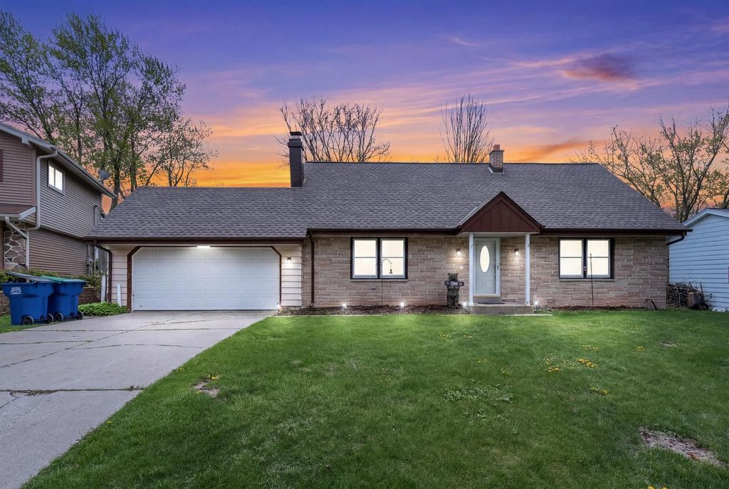 1666 Dellwood COURT, Grafton, WI 53024