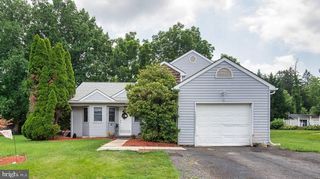 10 ELIZABETH CT, Newark, DE 19711