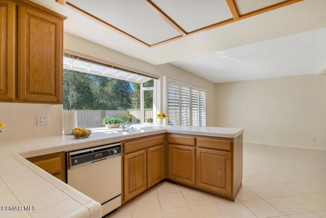 1609 E Brentford Avenue, Westlake Village, CA 91361