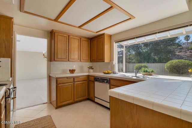 1609 E Brentford Avenue, Westlake Village, CA 91361