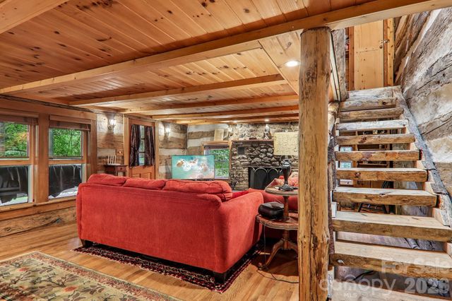 251 Village Lane, Mars Hill, NC 28754