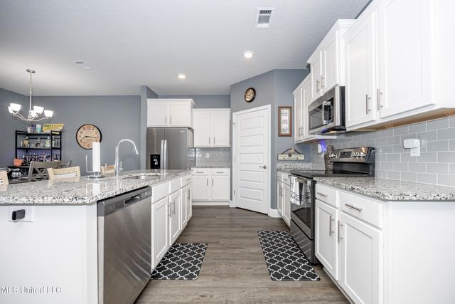 7741 Coral Lane, Ocean Springs, MS 39564