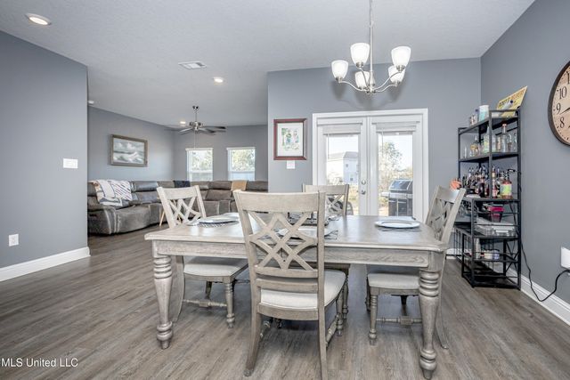 7741 Coral Lane, Ocean Springs, MS 39564