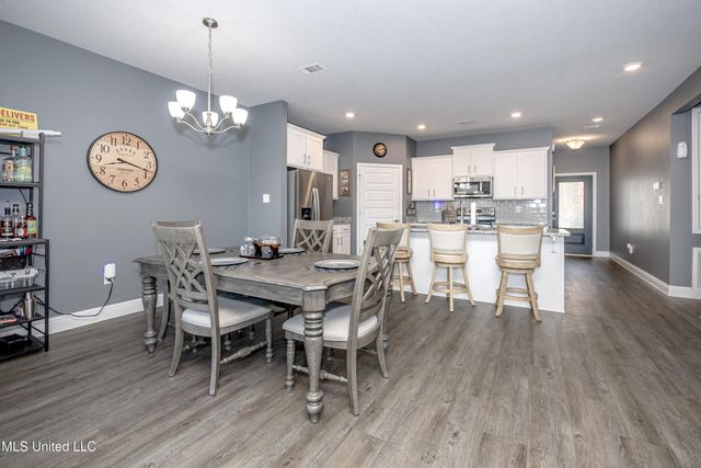 7741 Coral Lane, Ocean Springs, MS 39564