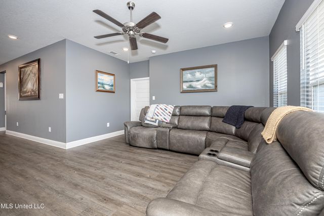 7741 Coral Lane, Ocean Springs, MS 39564