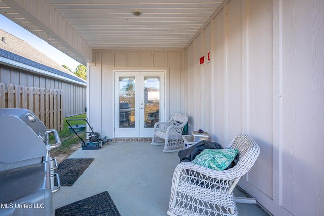 7741 Coral Lane, Ocean Springs, MS 39564