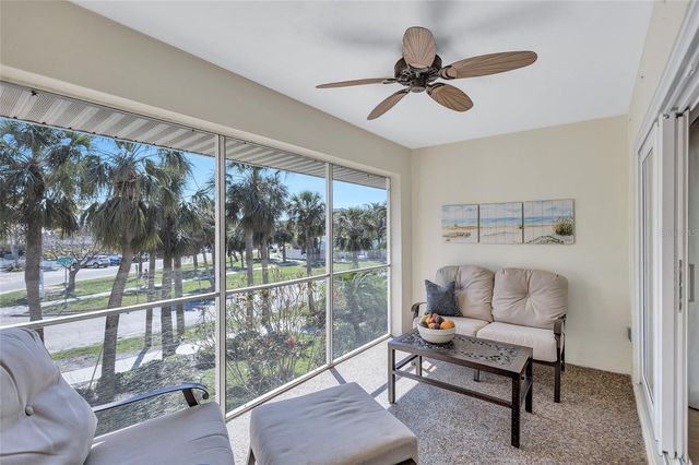 137 AVENIDA MESSINA 3, Sarasota, FL 34242