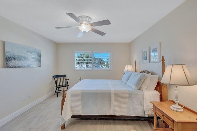 137 AVENIDA MESSINA 3, Sarasota, FL 34242