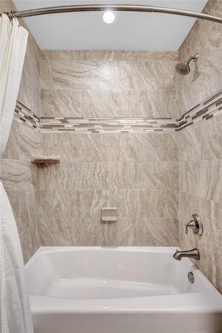 137 AVENIDA MESSINA 3, Sarasota, FL 34242