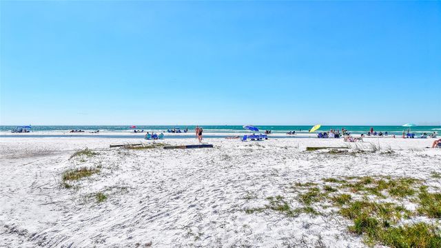 137 AVENIDA MESSINA 3, Sarasota, FL 34242