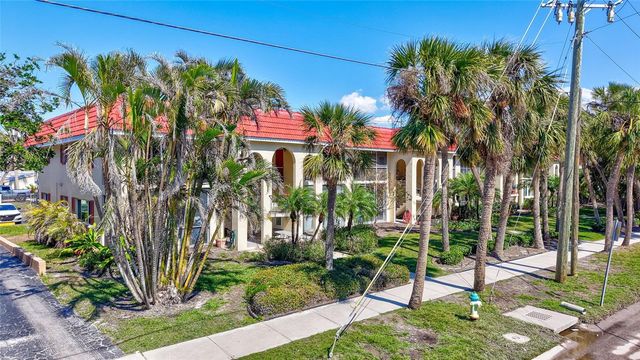 137 AVENIDA MESSINA 3, Sarasota, FL 34242