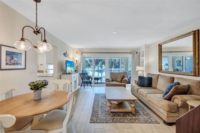 137 AVENIDA MESSINA 3, Sarasota, FL 34242