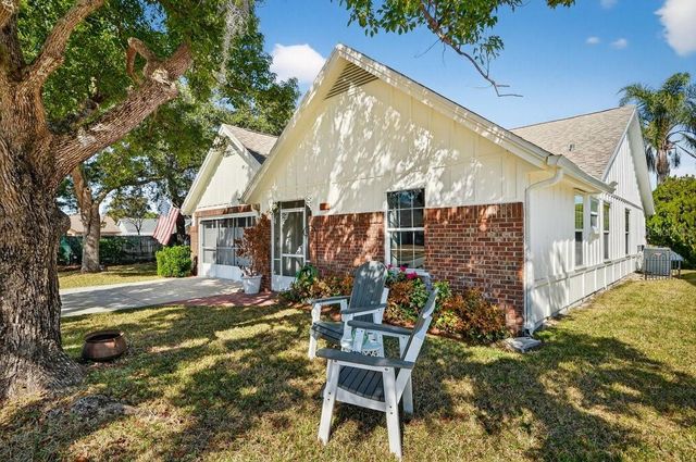 701 PINE SHORES CIRCLE, New Smyrna Beach, FL 32168