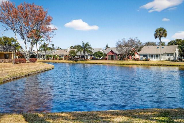 701 PINE SHORES CIRCLE, New Smyrna Beach, FL 32168