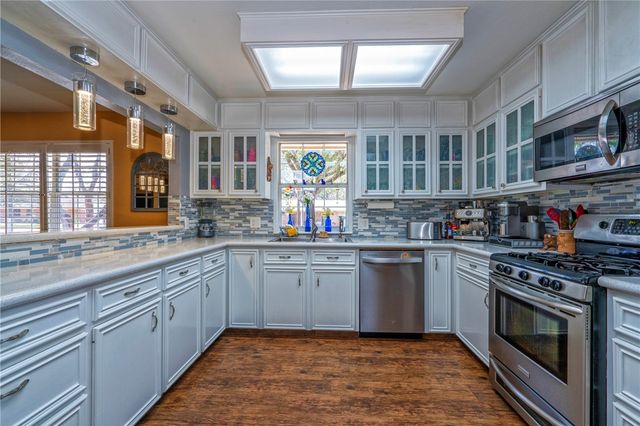 408 Grace St, Orange Grove, TX 78372