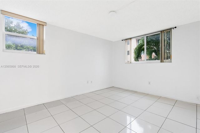 8050 NW 8th Street 1110, Miami, FL 33126