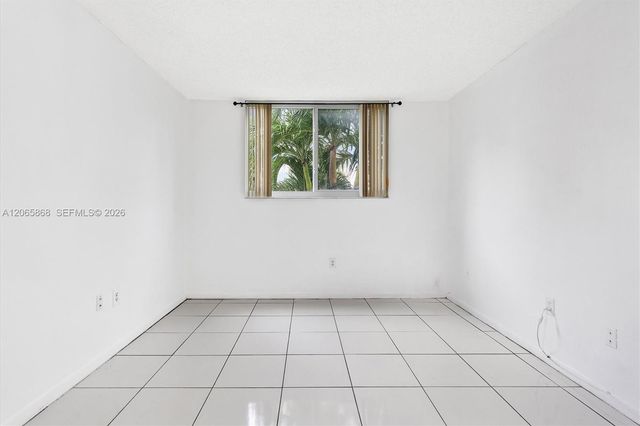 8050 NW 8th Street 1110, Miami, FL 33126
