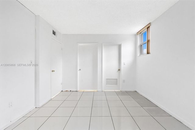 8050 NW 8th Street 1110, Miami, FL 33126