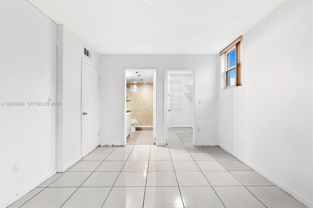 8050 NW 8th Street 1110, Miami, FL 33126