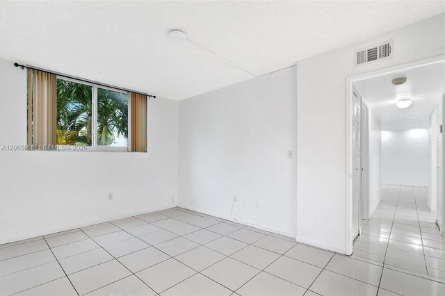8050 NW 8th Street 1110, Miami, FL 33126