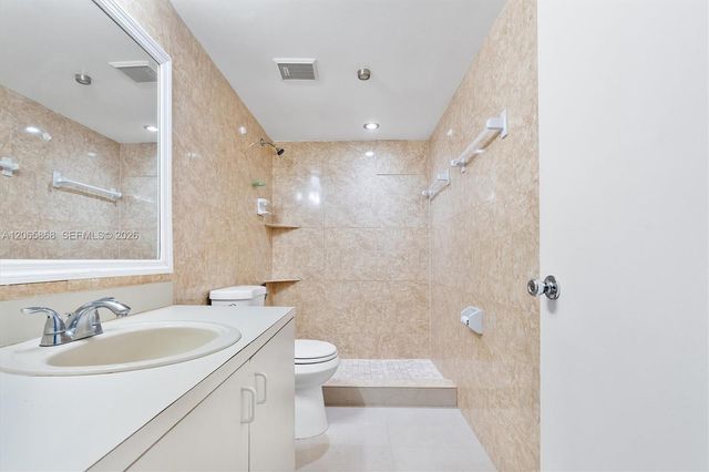 8050 NW 8th Street 1110, Miami, FL 33126