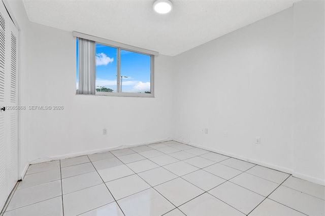 8050 NW 8th Street 1110, Miami, FL 33126