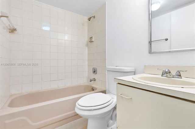 8050 NW 8th Street 1110, Miami, FL 33126