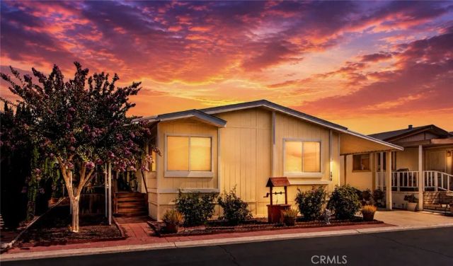 1300 W Menlo 198, Hemet, CA 92543