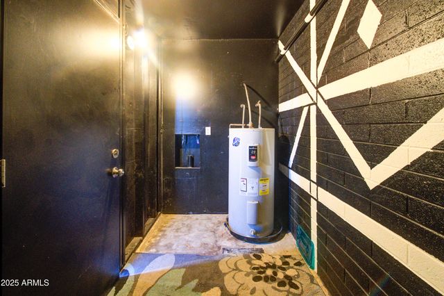 8213 N 33RD Lane, Phoenix, AZ 85051