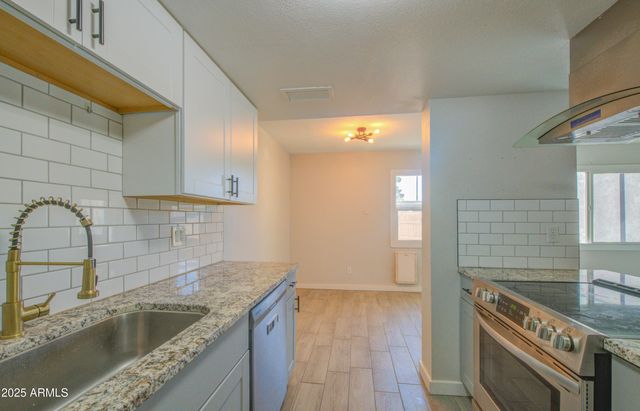 8213 N 33RD Lane, Phoenix, AZ 85051