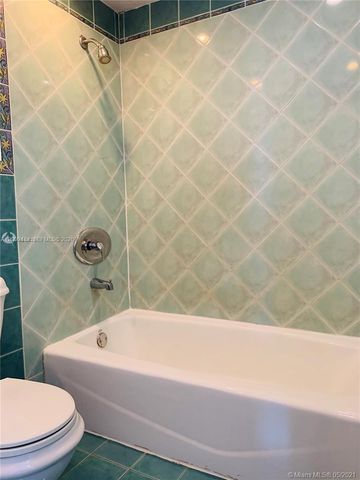 1325 W 68th St 514, Hialeah, FL 33014