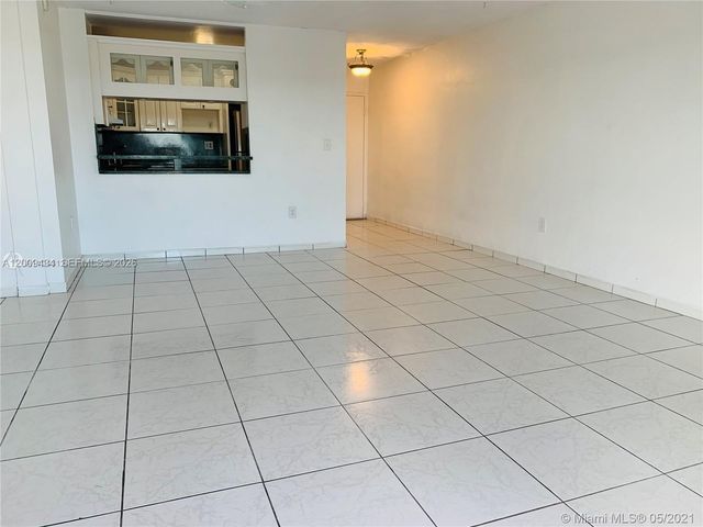 1325 W 68th St 514, Hialeah, FL 33014
