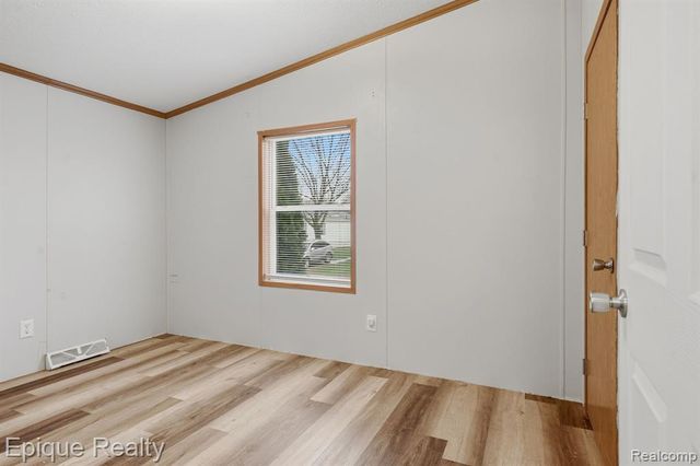 310 Greenwood, Wixom, MI 48393