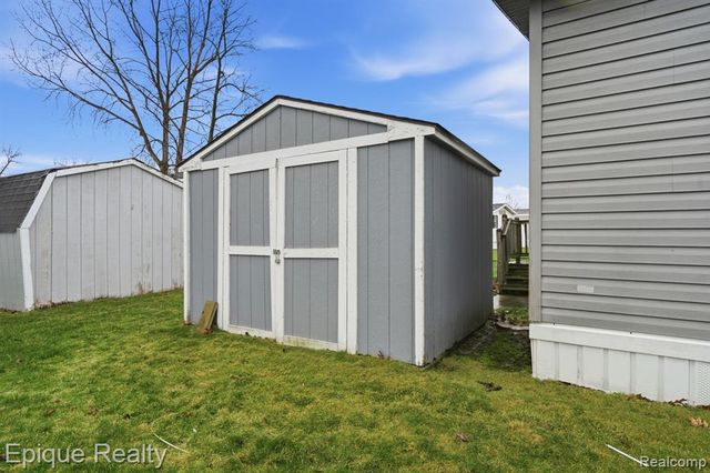 310 Greenwood, Wixom, MI 48393