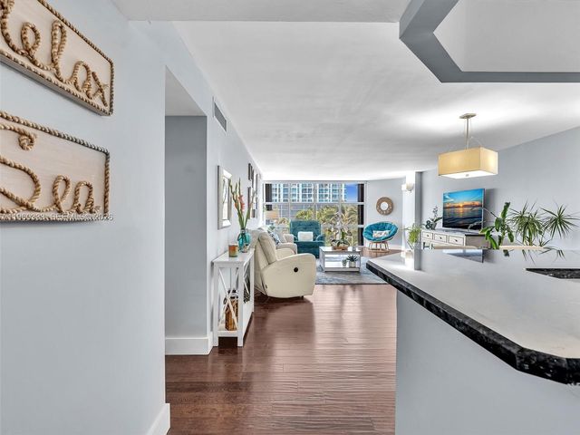 6423 Collins Ave 409, Miami Beach, FL 33141