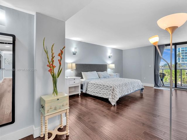 6423 Collins Ave 409, Miami Beach, FL 33141