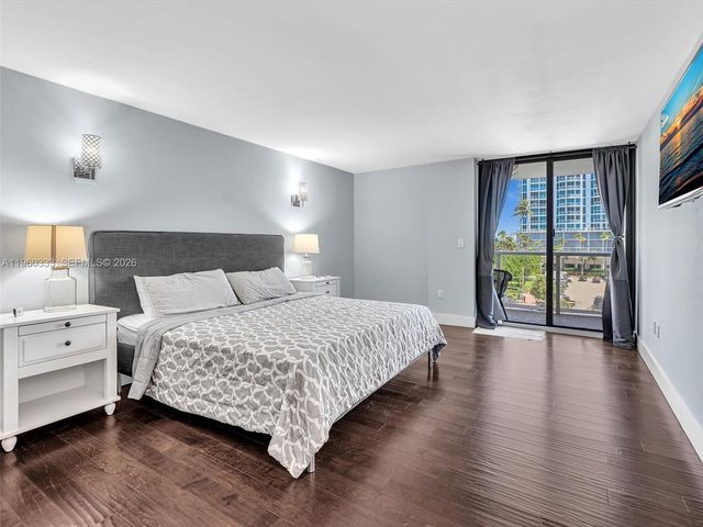 6423 Collins Ave 409, Miami Beach, FL 33141