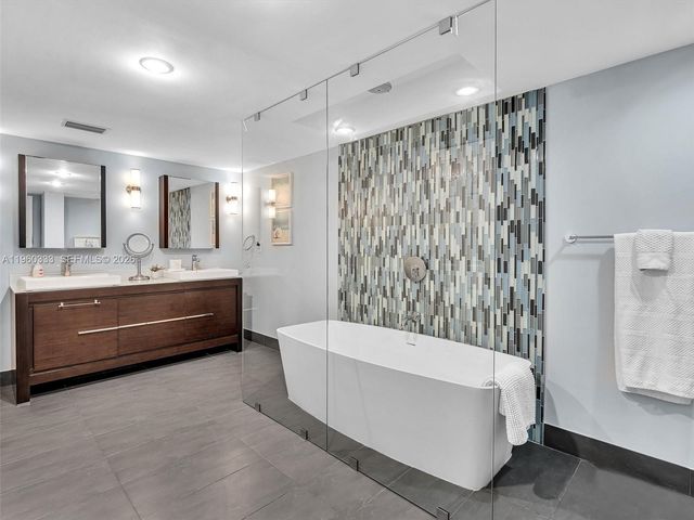 6423 Collins Ave 409, Miami Beach, FL 33141