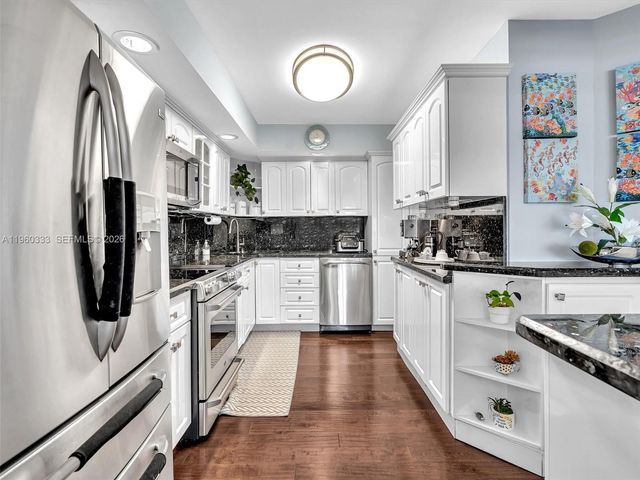 6423 Collins Ave 409, Miami Beach, FL 33141