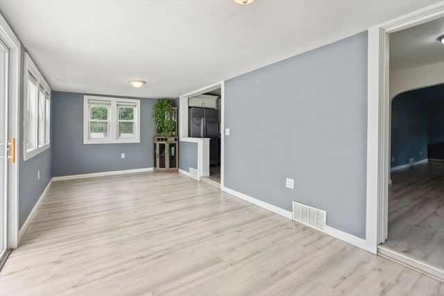 40 Calumet Ave, Worcester, MA 01606