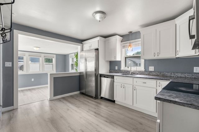 40 Calumet Ave, Worcester, MA 01606