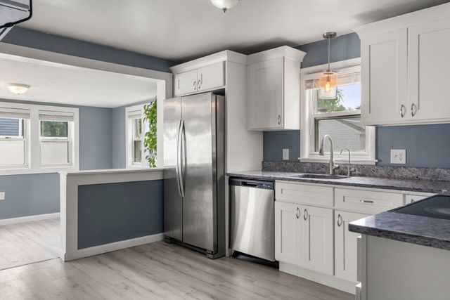 40 Calumet Ave, Worcester, MA 01606