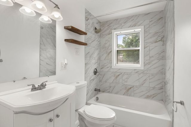 40 Calumet Ave, Worcester, MA 01606