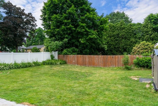 40 Calumet Ave, Worcester, MA 01606