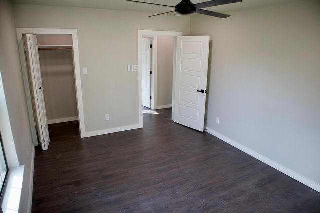 428 Van Molan Street, Houston, TX 77022