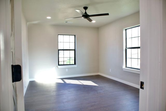 428 Van Molan Street, Houston, TX 77022