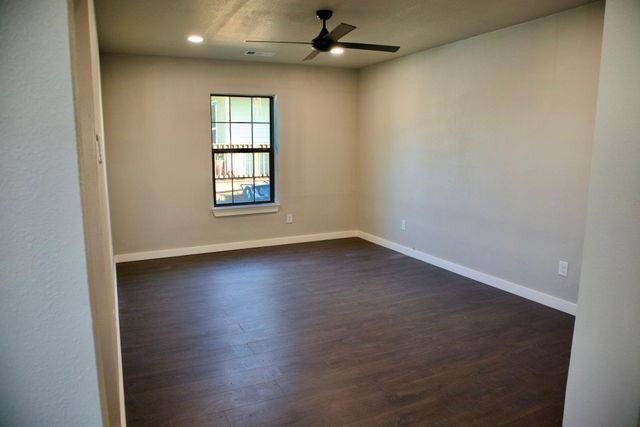 428 Van Molan Street, Houston, TX 77022