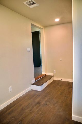 428 Van Molan Street, Houston, TX 77022