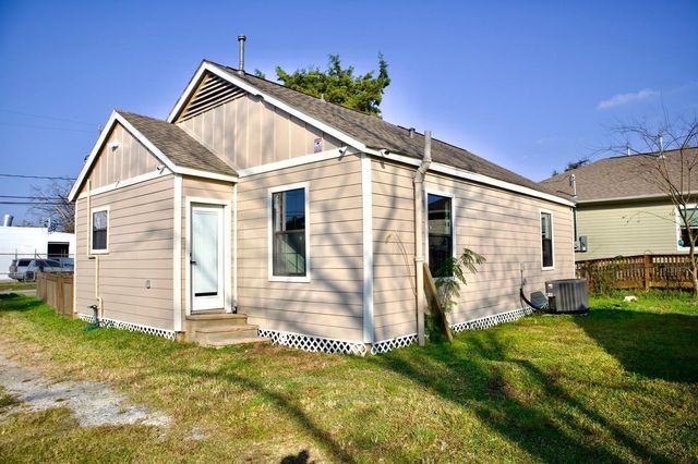 428 Van Molan Street, Houston, TX 77022