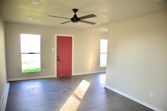 428 Van Molan Street, Houston, TX 77022